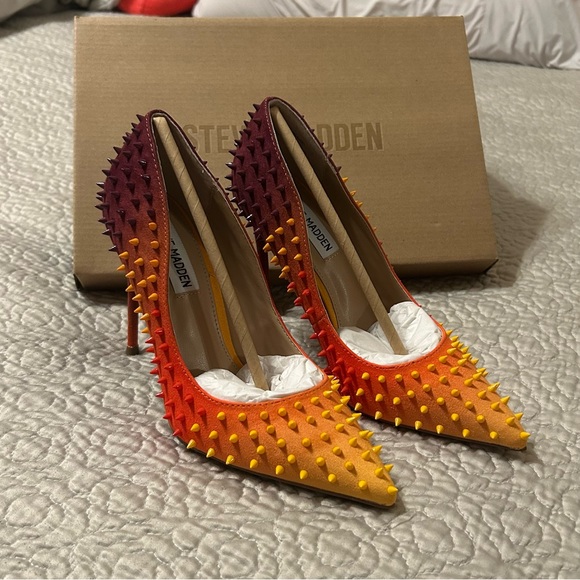 NEW Steve Madden Vala-S 4” high stiletto in size 6! - Picture 4 of 9